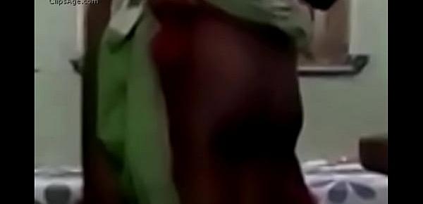  Desi aunt with her saree lifted up and riding session video clip